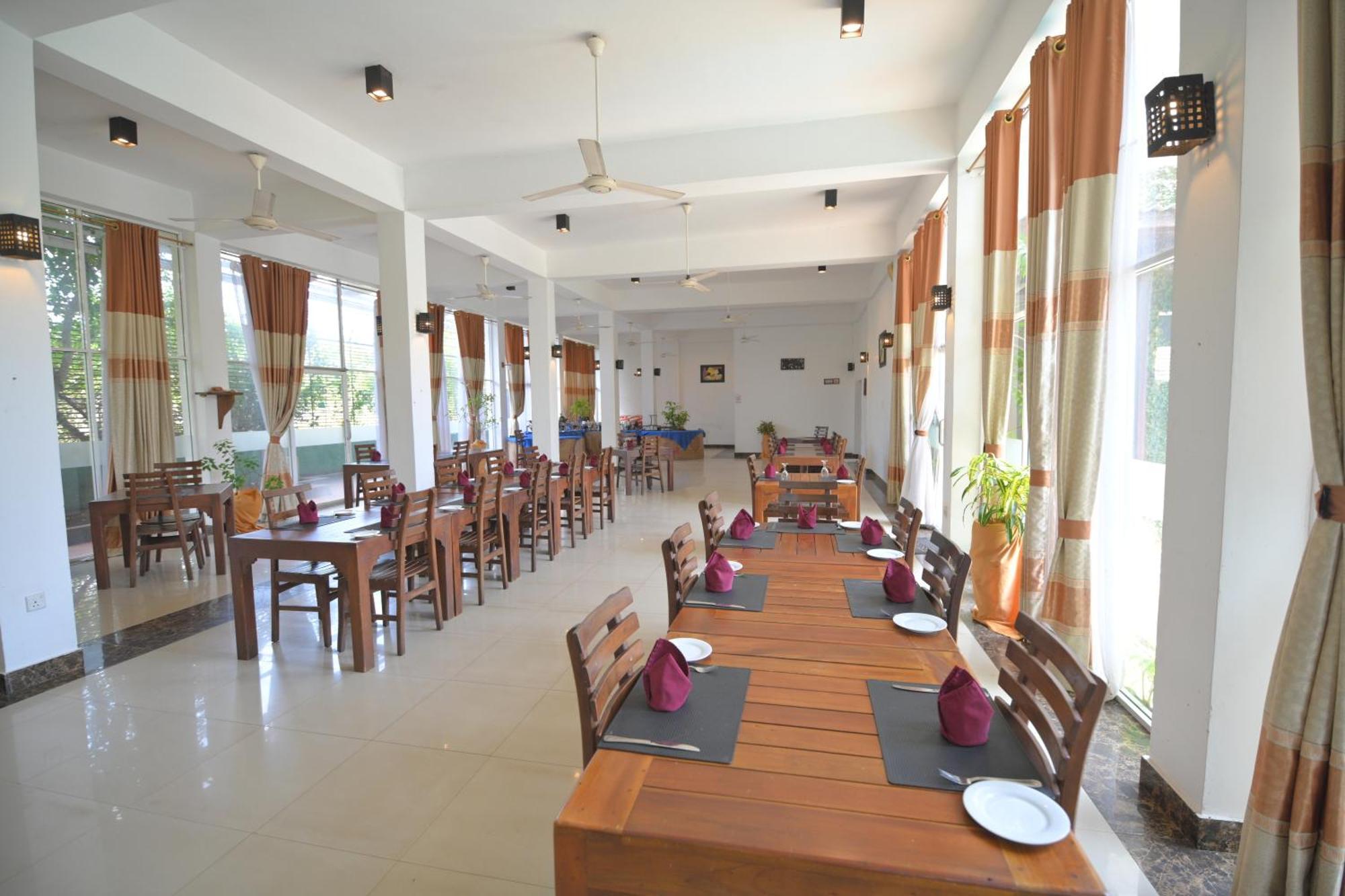 Ceylan Lodge Anuradhapura Eksteriør billede